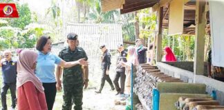 “ผู้การทหารพราน 49” ให้การต้อนรับผู้บังคับหน่วยเฉพาะกิจนราธิวาส ตรวจเยี่ยมกลุ่มวิสาหกิจชุมชนเพาะเห็ดนางฟ้า