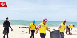 พัน.สร.กรม สน.พล.ร.15 ร่วมกิจกรรม จิตอาสาพัฒนาชายฝั่งทะเลอ่าวไทย หาดบางหลิง