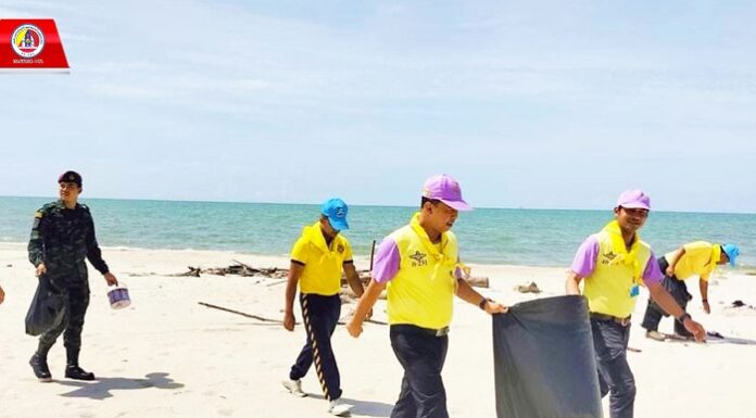 พัน.สร.กรม สน.พล.ร.15 ร่วมกิจกรรม จิตอาสาพัฒนาชายฝั่งทะเลอ่าวไทย หาดบางหลิง