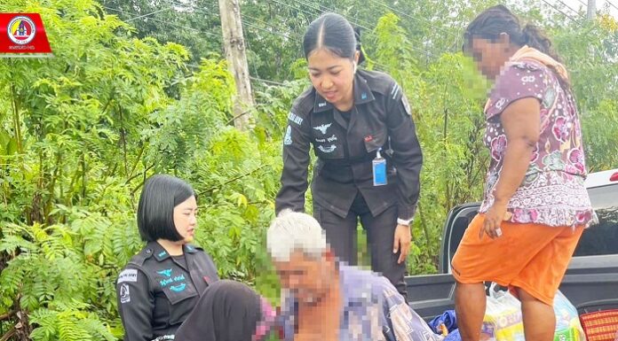 ทหารพรานหญิง ช่วยเหลือประชาชนที่ประสบเหตุรถเสียระหว่างเดินทางกลับจากโรงพยาบาล