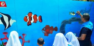 ทหารพราน 41 ร่วมกับนักเรียน ทาสีกำแพงโรงเรียนบ้านบาโงย อำเภอรามัน จังหวัดยะลา