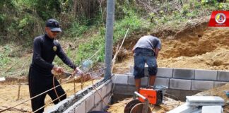 ทหารพราน 49 จัดกำลังพลชุดช่าง ก่อสร้างบ้านเรือนให้ประชาชนที่ประสบเหตุดินสไลด์ ในพื้นที่ ต.สุคิริน อ.สุคิริน จ.นราธิวาส