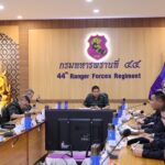 รองแม่ทัพภาคที่ 4 ตรวจเยี่ยมและติดตามผลการปฏิบัติงานหน่วยในพื้นที่ จ.ปัตตานี และ จ.สงขลา กำชับกำลังพลไม่ประมาท หมั่นฝึกทบทวนสร้างทักษะความชำนาญให้มีความเข้มแข็ง พร้อมดูแลประชาชน