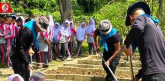 ทหารพราน 41 ชวนน้องๆ ปลูกผักสวนครัว ตามโครงการ “ส่งเสริมการเรียนรู้ตาม หลักปรัชญาของเศรษฐกิจพอเพียง ตามแนวพระราชดำริ”