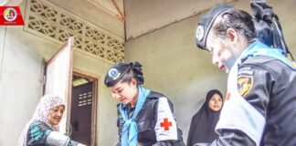 ฉก.ทพ.33 ลงพื้นที่พบปะ พูดคุย พร้อมทั้งแจกจ่ายยาสามัญประจำบ้านให้กับประชาชน เพื่อบรรเทาความเดือดร้อนในการดูแลสุขภาพ