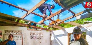 ทหารพราน 44 ให้การช่วยเหลือซ่อมแซมที่พักอาศัยให้กับประชาชนผู้ยากไร้ในพื้นที่ อ.ทุ่งยางแดง จ.ปัตตานี “เพราะเราคือครอบครัวเดียวกัน”