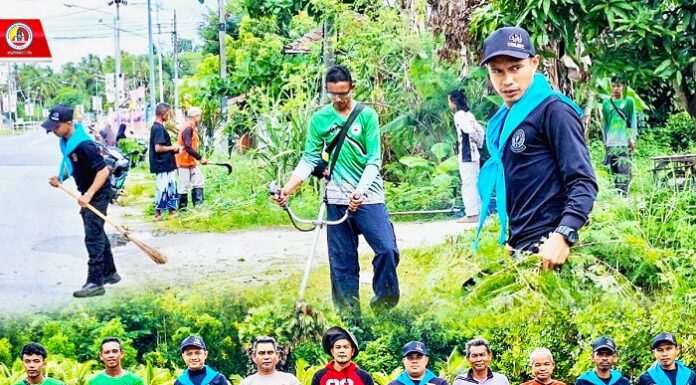 ทหารพราน 44 ร่วมกับประชาชนในพื้นที่ปรับภูมิทัศน์ บริเวณริมถนนทางหลวงชนบทภายในชุมชน ณ ต.ไทรทอง อ.ไม้แก่น จ.ปัตตานี