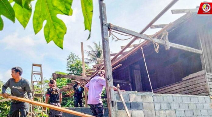 ทหารพราน 33 ร่วมพัฒนาปรับปรุงซ่อมแซมที่พักอาศัยให้ประชาชนผู้ยากไร้ ในพื้นที่ ต.ตาเนาะปูเต๊ะ อ.บันนังสตา จ.ยะลา