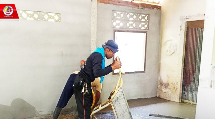 “ทหารพราน 49” ร่วมเทพื้นบ้านให้กับผู้ป่วยพิการทางการเคลื่อนไหวในพื้นที่ อ.ศรีสาคร จ.นราธิวาส