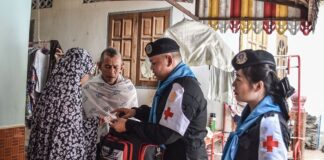 หมอเดินเท้า เยี่ยมเยียนผู้สูงอายุ พร้อมให้คำแนะนำการดูแลสุขภาพ