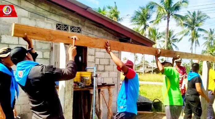 ช่วยเหลือซ่อมแซมบ้าน ปรับปรุงที่อยู่อาศัยให้ดียิ่งขึ้น เพื่อบรรเทาความเดือดร้อนให้กับประชาชน ในพื้นที่ อ.สายบุรี จ.ปัตตานี