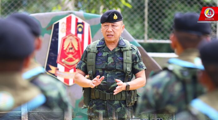 ผบ.ร.152 นำความห่วงใยจากผู้บังคับบัญชา เพื่อสร้างขวัญกำลังใจแก่ทหารชายแดนใต้ ไทย-มาเลเซีย กำชับเฝ้าระวังคุมเข้มและผสานกำลังลาดตระเวนร่วมแนวชายแดน สร้างพื้นที่ปลอดเหตุประชาชนปลอดภัยในชีวิตและทรัพย์สินของทั้งสองประเทศ