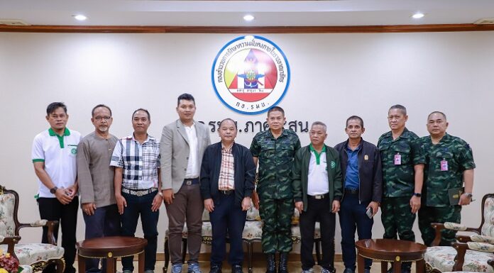 แลกเปลี่ยนความคิดเห็น สะท้อนความต้องการของประชาชน โดยสภาเครือข่ายปัญญาชนจังหวัดชายแดนภาคใต้ (INC.) และสื่อมวลชน เข้าพบ มทภ.4 สร้างความเข้าใจร่วมกันขับเคลื่อนสร้างสันติสุขในพื้นที่