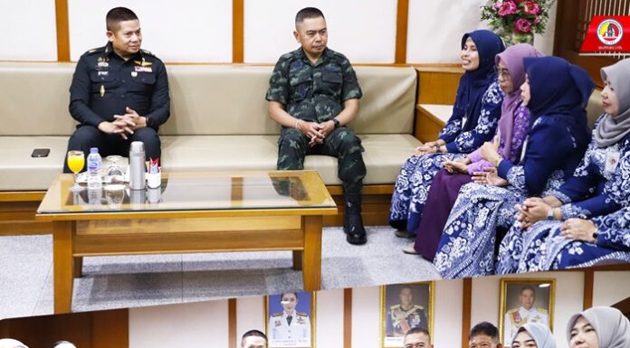 มทภ.4 ต้อนรับคณะสมาคมเมืองดาหลาพัฒนาพี่น้องไทย จชต. เดินหน้าแก้ปัญหายาเสพติด บำบัดฟื้นฟูผู้เสพ เน้นสร้างสุขแก่พี่น้องชายแดนใต้