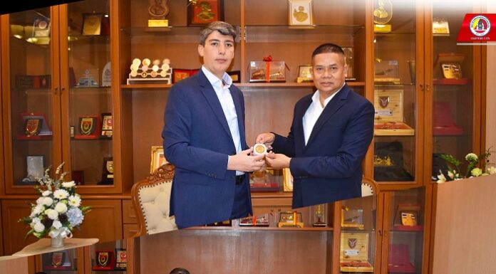 มูลนิธิสิทธิมนุษยชนและเสรีภาพและความช่วยเหลือด้านมนุษยธรรม เข้าเยี่ยมพบปะหารือแม่ทัพภาคที่ 4