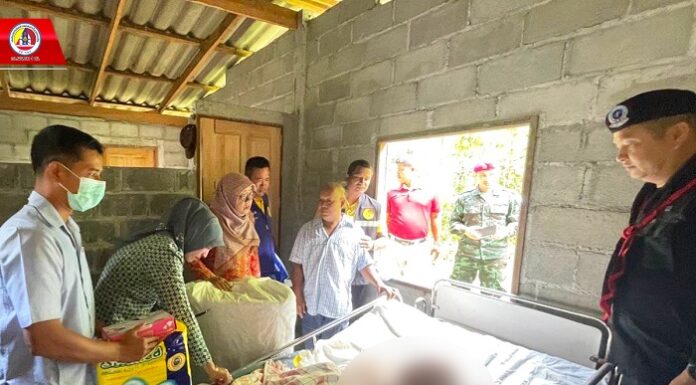 ขับเคลื่อนฮูกุมปากัต (ธรรมนูญหมู่บ้าน 9 ดี) การปฏิบัติ ดีที่ 4 สุขภาพแข็งแรง ทหารพราน 47 พบปะเยี่ยมผู้ป่วยติดเตียง