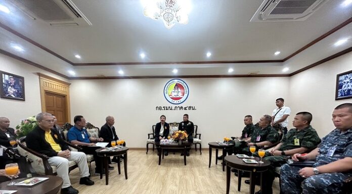 แม่ทัพภาคที่ 4 ให้การต้อนรับคณะ ส.ว. จาก 5 จังหวัดชายแดนภาคใต้ เข้าพบแสดงความยินดี และร่วมหารือแก้ไขปัญหา ผลักดันการพัฒนาคุณภาพชีวิตพี่น้องประชาชนอย่างยั่งยืน