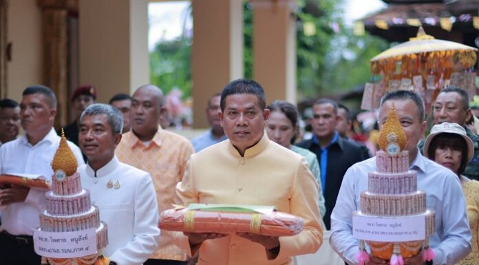 แม่ทัพภาคที่ 4 เป็นประธานในพิธีทอดกฐินสามัคคี วัดมะกรูด อ.โคกโพธิ์ จ.ปัตตานี เพื่อสมทบทุนปฏิสังขรณ์โรงครัว สานต่อศรัทธาพระพุทธศาสนา