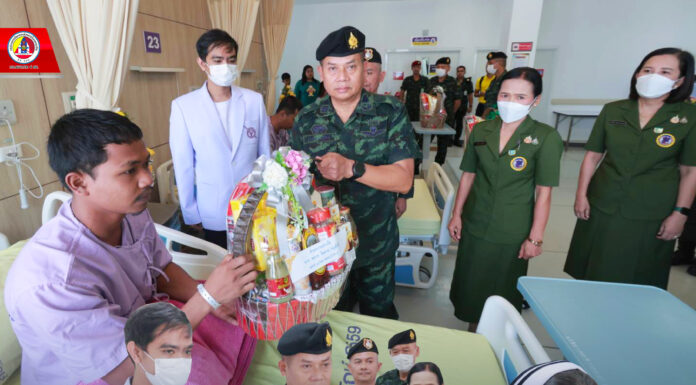 มทภ.4 เยี่ยมกำลังพลที่ได้รับบาดเจ็บจากเหตุคนร้ายซุ่มโจมตี ชป.จรยุทธ์ ขณะปฏิบัติหน้าที่ในพื้นที่ จ.ยะลา และเหตุคนร้ายลอบวางระเบิดเจ้าหน้าที่ ชป.ตชด.446 ในพื้นที่ จ.ปัตตานี