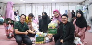 ผอ.ศปป.5 กอ.รมน. ลงใต้ มอบกำลังใจและถุงยังชีพ เพื่อบรรเทาความเดือดร้อนผู้ประสบอุทกภัยน้ำท่วม พร้อมชื่นชม สมาคมผู้นำอิสลามชายแดนใต้ เข้าใจ เข้าถึง พัฒนา ภายใต้สังคมพหุวัฒนธรรม