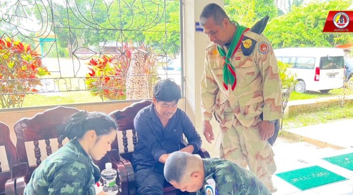 หน่วยแพทย์เคลื่อนที่ ออกให้บริการตรวจสุขภาพเบื้องต้น ให้กับประชาชนที่ได้รับผลกระทบจากอุทกภัย