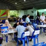 ประชาชนที่ประสบอุทกภัยในพื้นที่จังหวัดนราธิวาส ทยอยเดินทางมาลงทะเบียนขอรับความช่วยเหลือฯ รายครัวเรือน 9,000 บาท อย่างต่อเนื่อง