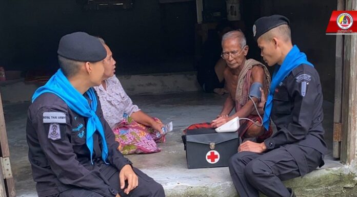 “หมอเดินเท้า ทุกก้าว เพื่อประชาชน” ลงพื้นที่ให้คำแนะนำการดูแลสุขภาพให้กับพี่น้องประชาชน