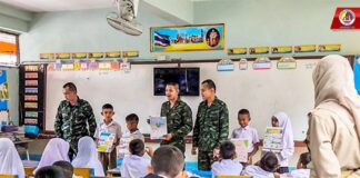 “ฉก.พัน.ร.ที่ 1” ห่วงใยบุคลากรทางการศึกษาและเยาวชน เดินหน้าสร้างความเข้าใจ ขับเคลื่อนฮูกุมปากัต (ธรรมนูญหมู่บ้าน 9 ดี)