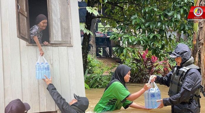 ทุกภัยพิบัติ ไม่ว่าเกิดน้ำท่วม หรือสถานการณ์ใด ทหารพร้อมช่วยประชาชนทุกเมื่อ