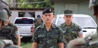 รองเลขาธิการ กอ.รมน.ภาค 4 สน. เดินทางตรวจเยี่ยมหน่วยในพื้นที่ จ.นราธิวาส สั่งกำชับให้หน่วยปฏิบัติงานตามนโยบายแม่ทัพภาคที่ 4 ให้เพิ่มมาตราการรักษาความปลอดภัยอย่างเข้มข้น