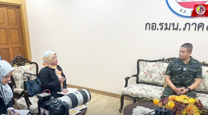 แม่ทัพภาคที่ 4 ให้สัมภาษณ์ Astro Awani สื่อมาเลเซีย ถึงประเด็นความร่วมมือระหว่างไทยกับมาเลเซีย ,ปัญหายาเสพติด, ด่านชายแดน ซึ่งมีผลต่อประชาชนทั้งสองประเทศ
