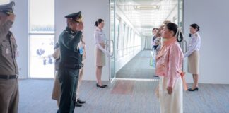 สมเด็จพระเจ้าลูกเธอ เจ้าฟ้าสิริวัณณวรีฯ เสด็จทอดพระเนตรนิทรรศการผ้าไทยและหัตถกรรมชุมชนภาคใต้ ณ จังหวัดนครศรีธรรมราช