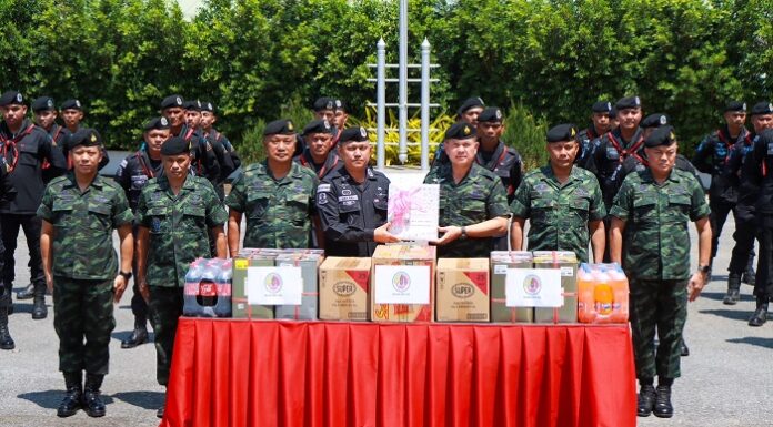 รองแม่ทัพภาคที่ 4 ตรวจเยี่ยมติดตามการปฏิบัติงานของหน่วย พร้อมดูแลความเป็นอยู่ของกำลังพล เน้นย้ำให้กำลังพลปฏิบัติงานด้วยความไม่ประมาท เพื่อป้องกันการสูญเสียในทุกรูปแบบ