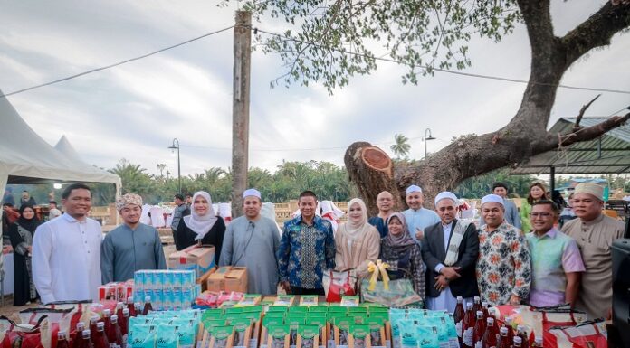 สานใจไทย สู่ใจใต้ แม่ทัพภาคที่ 4 ร่วมกิจกรรมละศีลอด รอมฎอนสัมพันธ์ ส่งต่อความสุข มอบรอยยิ้มให้กับ เด็กกำพร้า ในพื้นที่ จชต