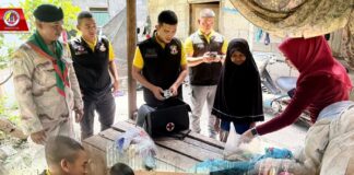 “หมอเดินเท้าเข้าชุมชน” ให้บริการทางการแพทย์แก่ผู้ป่วยติดเตียงและประชาชนในพื้นที่