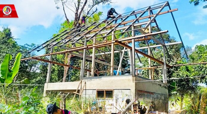 ทหารพราน 49 สร้างบ้านให้ประชาชนที่ประสบอุทกภัยในพื้นที่ อำเภอสุคิริน จังหวัดนราธิวาส