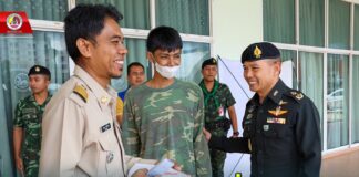 รองแม่ทัพภาคที่ 4 ตรวจเยี่ยมการตรวจเลือกทหารกองประจำการ ในพื้นที่ อ.จะนะ อ.สะเดา จ.สงขลา พร้อมเชิญชวนประชาสัมพันธ์ให้สมัครใจเข้ารับราชการเป็นทหารเพื่อรับสิทธิประโยชน์ต่างๆ