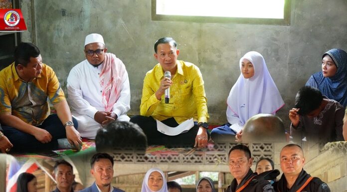 ฉก.ทพ.46 ร่วมลงพื้นที่เยี่ยมบ้านนักเรียนขอรับทุน ม.ท.ศ. หนุนโอกาสทางการศึกษาในพื้นที่ชายแดนใต้