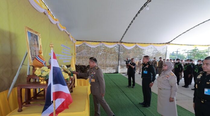 องคมนตรี ลงพื้นที่เยี่ยมให้กำลังใจผู้ได้รับผลกระทบจากสถานการณ์ความรุนแรงในพื้นที่จังหวัดชายแดนภาคใต้