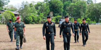 แม่ทัพภาคที่ 4 ตรวจเยี่ยมการคัดเลือกทหารใหม่ พร้อมต้อนรับ “น้องคนสุดท้องของกองทัพ” ณ ที่ว่าการอำเภอปะเหลียน จ.ตรัง