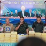 กอ.รมน.ภาค 4 สน. ผนึกกำลังกองกำลังตำรวจจังหวัดชายแดนภาคใต้ แถลงข่าวจับผู้ค้ายาเสพติดรายใหญ่ ปิดประตูส่งออกประเทศเพื่อนบ้าน