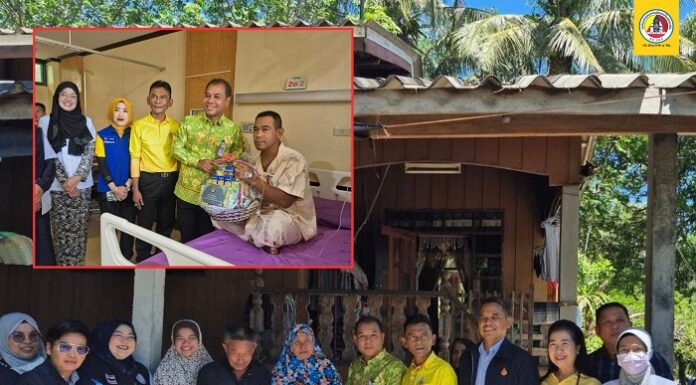 ศอ.บต. ลงพื้นที่เยี่ยมให้กำลังใจครอบครัว จนท.อส.ไม้แก่น พร้อมมอบเงินเยียวยาตามสิทธิที่ควรได้รับ