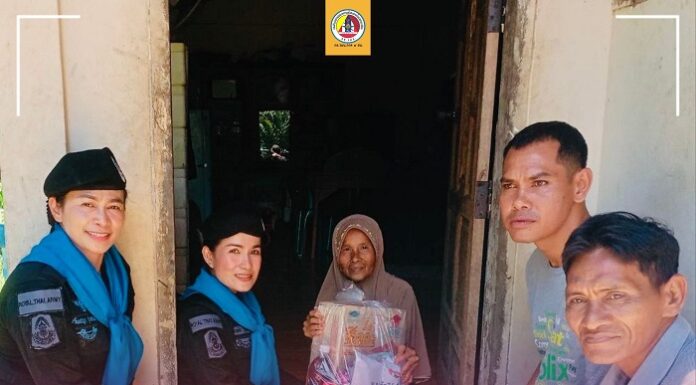 ทหารพราน 49 ลงพื้นที่บ้านตือกอ บริการตรวจสุขภาพ แจกยา พร้อมมอบถุงยังชีพแก่ประชาชน