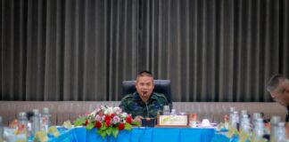 “ติดอาวุธทางปัญญา” แม่ทัพภาคที่ 4 ประชุมหน่วยขึ้นตรง กอ.รมน.ภาค 4 ส่วนหน้า พร้อมเปิดเวทีบรรยายพิเศษ โดย ศ.ดร.สุรชาติ เสริมแนวคิดสันติสุขชายแดนใต้