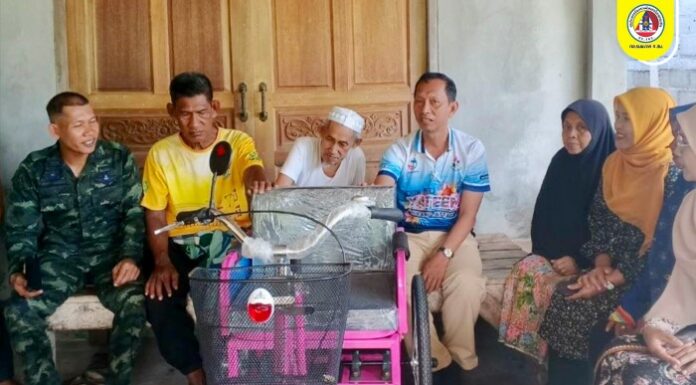 ฉก.พัน.ร.ที่ 1 ลงพื้นที่เยี่ยมเยียนและให้กำลังใจกลุ่มเปราะบางใน ต.ระแว้ง จ.ปัตตานี