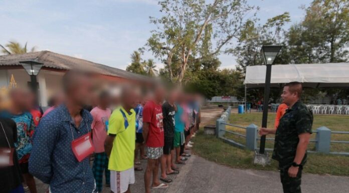 แม่ทัพภาคที่ 4 ลงพื้นที่ศูนย์บำบัดผู้ติดยาเสพติด “มินิธัญญารักษ์” ท่าศาลา ย้ำ “เพียงใจเราสู้ เราจะเอาชนะและพลิกชีวิตได้”