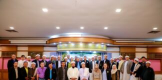 “สร้างภูมิคุ้มกันให้สังคม” แม่ทัพภาคที่ 4 ร่วม ประชุมเชิงปฏิบัติการส่งเสริมฮูกุมปากัต (ธรรมมนูญหมู่บ้าน) 9 ดี หนุนสันติสุข จชต. อย่างยั่งยืน