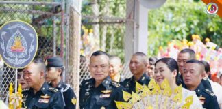 แม่ทัพภาคที่ 4 เป็นประธานทอดกฐินสามัคคี วัดปากช่องนคราวาส จังหวัดนครศรีธรรมราช เพื่อสืบสานพระพุทธศาสนา เสริมสร้างความรัก ความสามัคคีระหว่างประชาชนกับหน่วยงานรัฐ