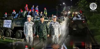 กองทัพภาคที่ 4 และกองทัพเรือภาคที่ 2 ร่วมปล่อยขบวนรถขบวนรถ AWAV 8×8 นำถุงยังชีพ มุ่งสู่พื้นที่เขต 8 บริเวณถนนราษฎร์อุทิศ และโชคสมาน อำเภอหาดใหญ่ ซึ่งเป็นพื้นที่อุทกภัยขั้นวิกฤต