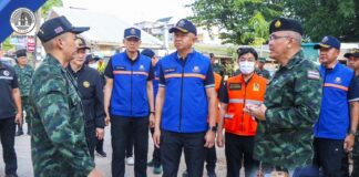 รองผู้บัญชาการทหารสูงสุด ลงพื้นที่หาดใหญ่ ตรวจ 4 จุดสำคัญ เร่งฟื้นฟูเมืองหลังอุทกภัย